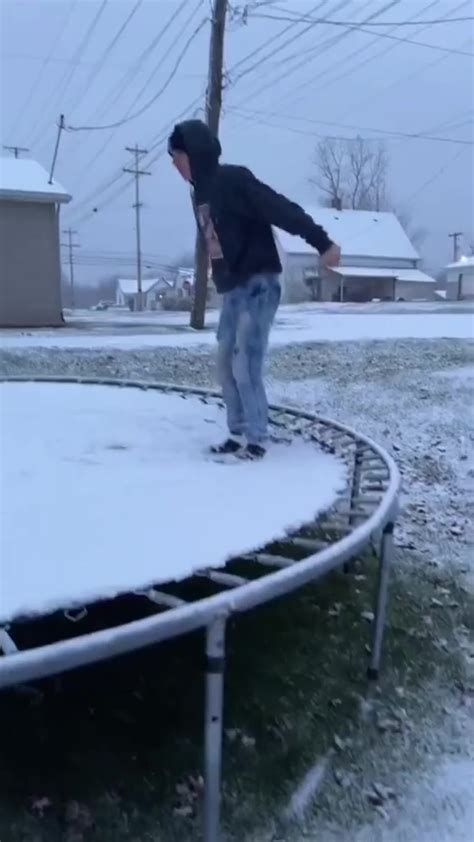 dumpertnl de keerzijde van een trampoline