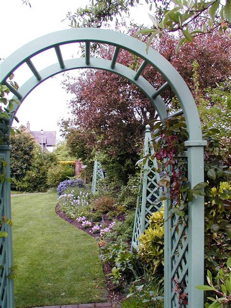contemporary rose arches arbours  garden trellis