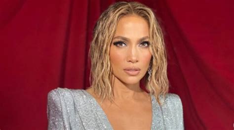 that s just my face jennifer lopez shuts fan who claims she has had