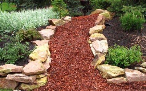 quick guide  bark  wood chippings david domoney mulch