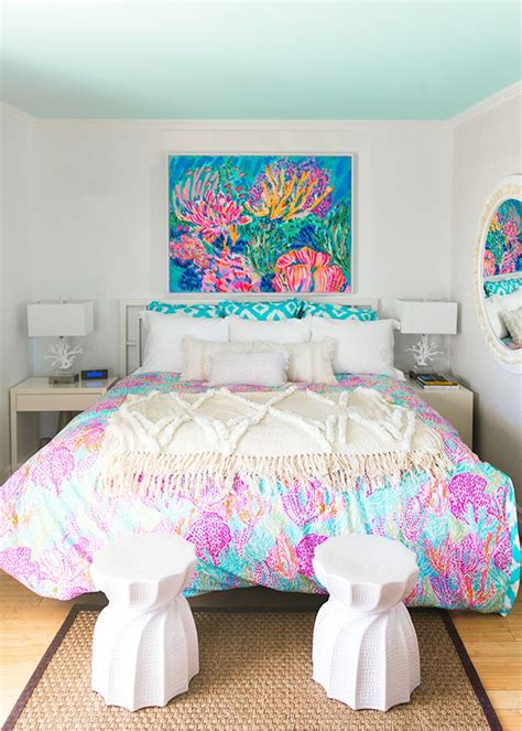 classy girls wear pearls the lilly pulitzer suite bedroom decor