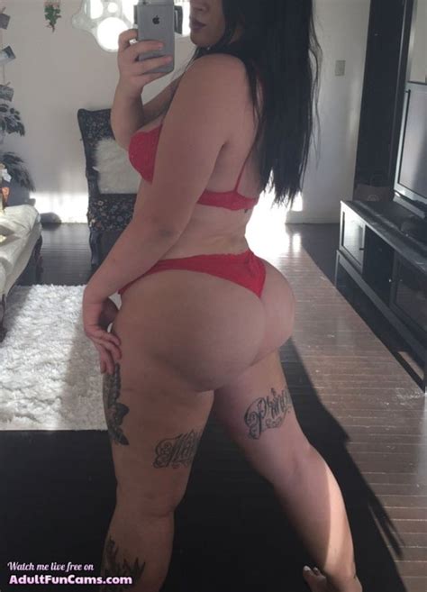 super sexy amazing big booty babe tattooed ass hot name