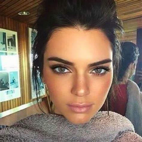 Kendall Jenner Wore Blue Contacts And Looks Completely