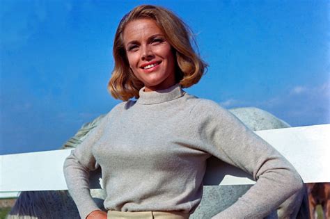 Honor Blackman Dead Goldfinger S Pussy Galore Dies At 94