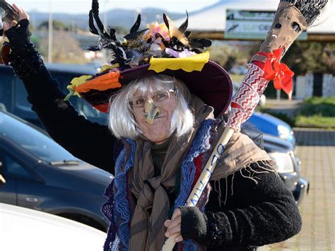 la befana nonnina italia strega notte filastrocca witch italian