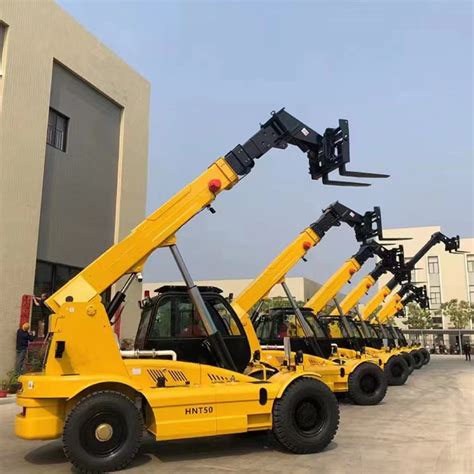 features  telescopic forklift