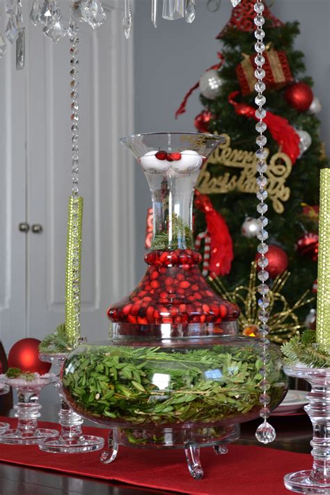 christmas table centerpiece greenery cranberries in