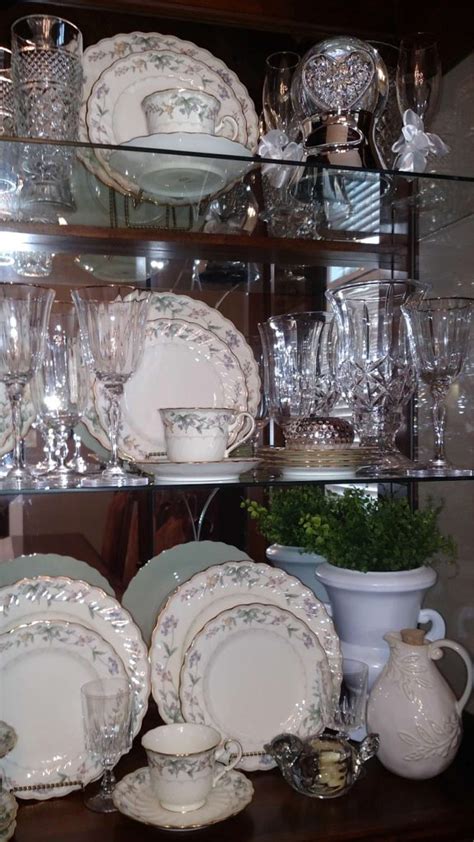 style  china cabinet decorate   tip