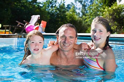 Shirtless Preteen Girls Photos Et Images De Collection Getty Images