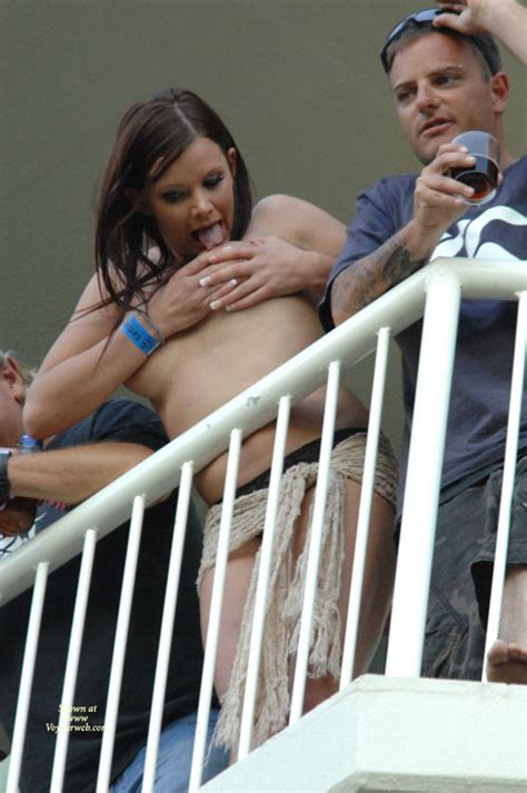 balcony nipple licking brunette october 2009 voyeur web hall of fame