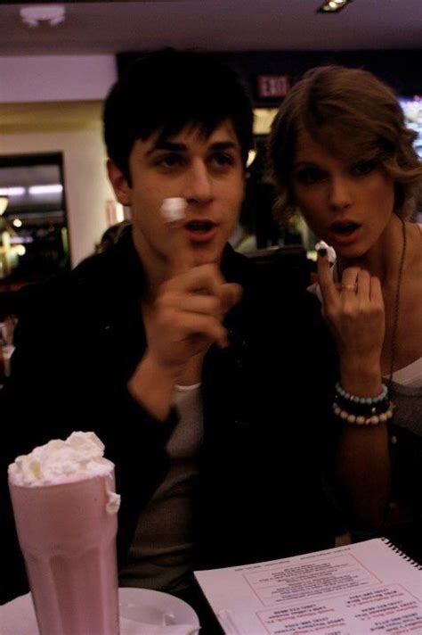 I Didn T Know David Henrie And Taylor Knew Each Other Mus Have Been