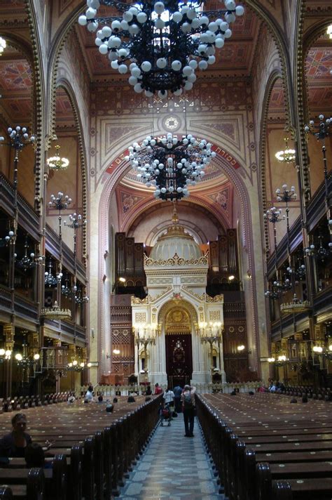 hongarije  boedapest interieur joodse synagoge synagogue jewish synagogue budapest