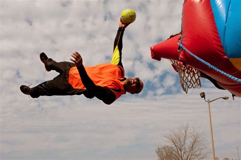 guide    trampolines  basketball hoops living  outdoor life