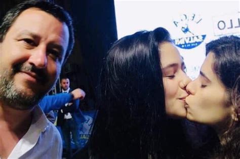 lesbian kiss stuns italian matteo salvini as women protest in selfie