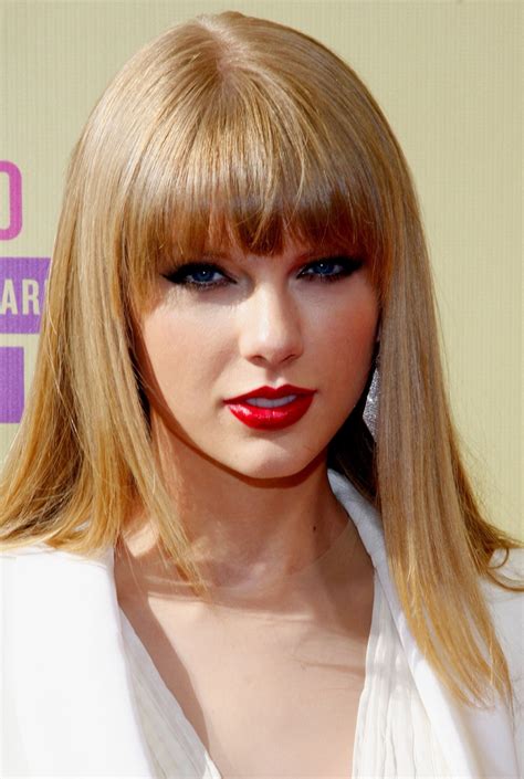 Taylor Swift In Red Lipstick How To Get Taylor’s Red