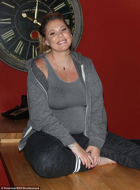 Pregnant Kailyn Lowry Relaxes With Amber Portwood Daily Mail Online