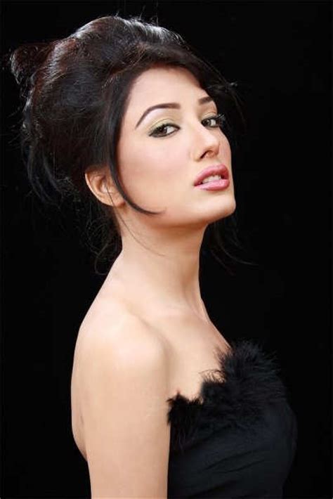 pakistani celebrities mehwish hayat pakistani actress hot pictures wallpapers and photos
