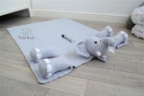 cuddle  play elephant blanket pattern oombawka design crochet