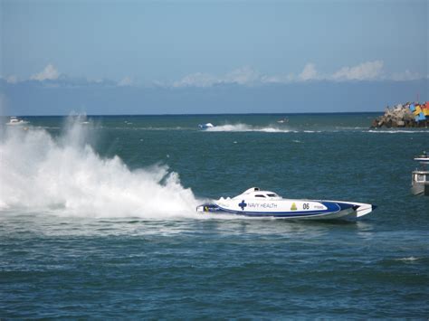 image  speedboat competing   offshore race freebiephotography