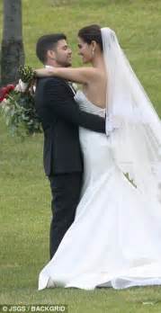 entourage s jerry ferrara weds breanne racano in ohio daily mail online