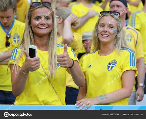 nice france juni 2016 schwedische fans haben fan während