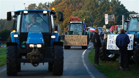 drieduizend boeren protesteren  de bilt tractoren veroorzaken grote files lindanl