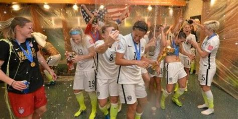 Champagne Shower Women S Soccer Team Girls Soccer Team Fifa Women S