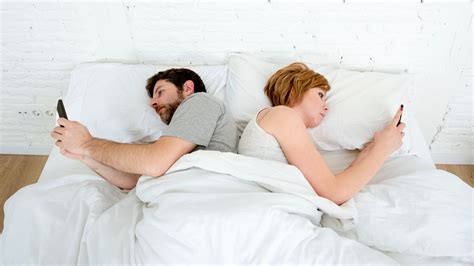 phubbing 9 ways this habit is killing your relationship huffpost uk life