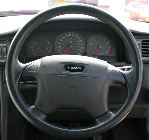 filevolvo steering wheeljpg wikimedia commons