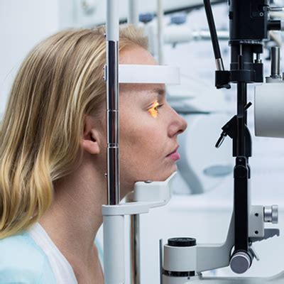 goede vragen aan de oogarts  de optometrist seniorenwijzer