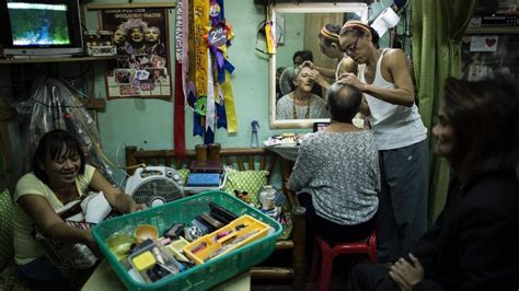 Photos Manila’s Old And Poor ‘golden Gays’ Sing For Their Supper