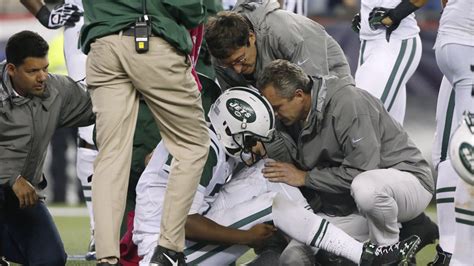 New York Jets Quarterback Geno Smith Says Hes Fine After Hit To Knee
