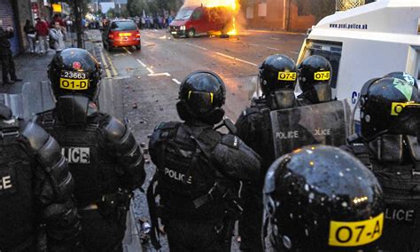 northern ireland riot police hurt  loyalist clashes