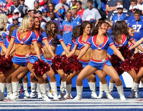 former buffalo bills cheerleaders suing team for compensation being