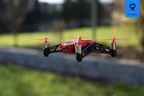 parrot minidrones rolling spider fun quadcopter mit app steuerung