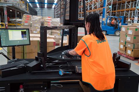 toll group introduces   generation ecommerce distribution centre supply chain asia