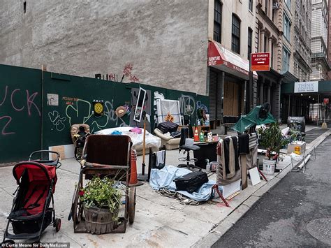 Man Living In One Of New York S Homeless Hotels Agrees With Outraged