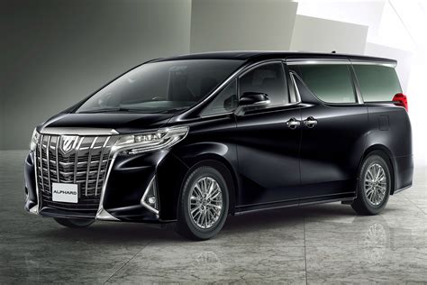 toyota  proved alphard     safest luxury minivans   auto news