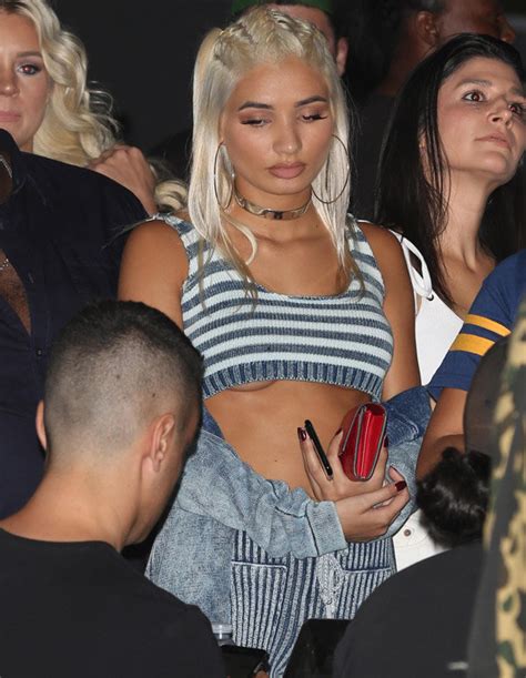 Pia Mia Flashes Underboob In Striped Crop Top Daily Star