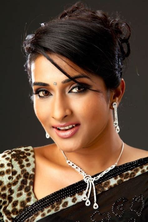 10 Best Vijay Tv Serials Actress And Anchors Photo Gallery