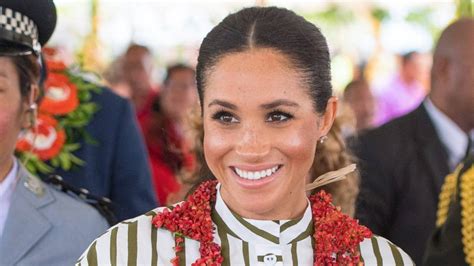 Meghan Wears Traditional Tongan Dress Ditches Engagement Ring Stuff
