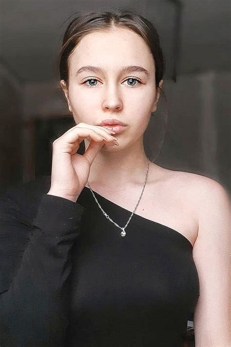 Date Ukrainian Women Polina Age 22 With Id 1105631
