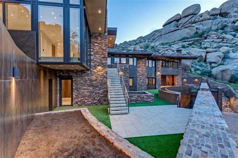arizona desert hillside house modern exterior phoenix  koss designbuild pllc