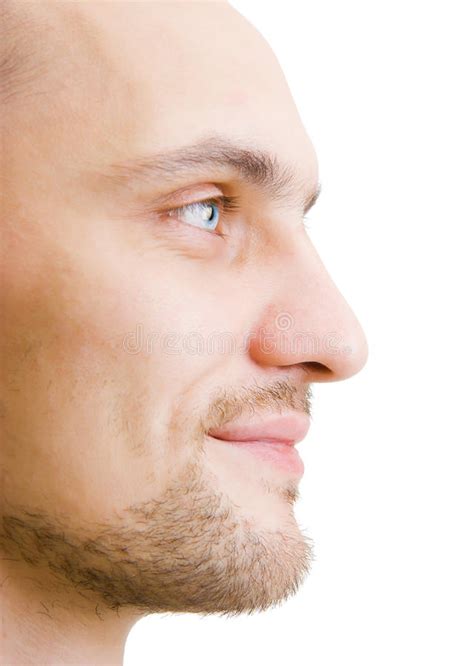 hombre joven sin afeitar de la cara en perfil imagen de