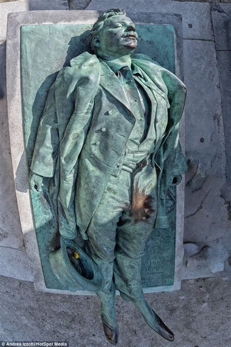 Paris Cemetery Statue Eroding Because Women Can T Stop Rubbing Its