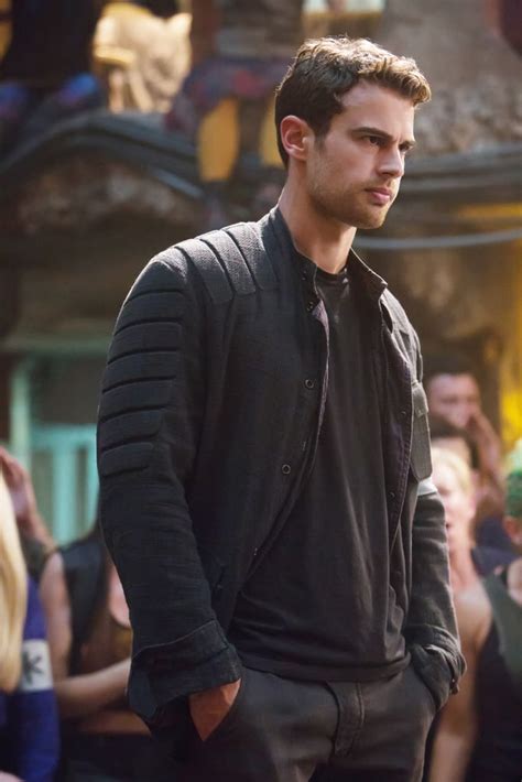 Theo James Pictures In Allegiant Popsugar Entertainment