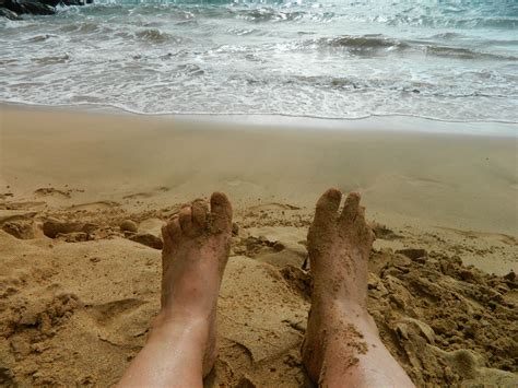 feet  walking  hawaiian sand walk  maui hawaiian feet