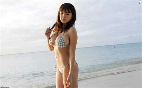 デスクトップ壁紙 女性 ポートレート 海 アジア人 ビーチ ビキニ 水着 衣類 スーパーモデル 篠崎愛 女の子 美し