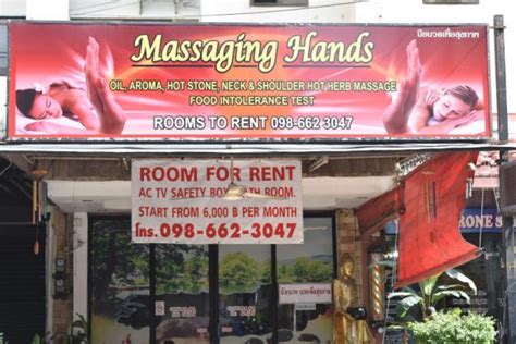 maybe the best traditional thai massage in pattaya massaging hands on