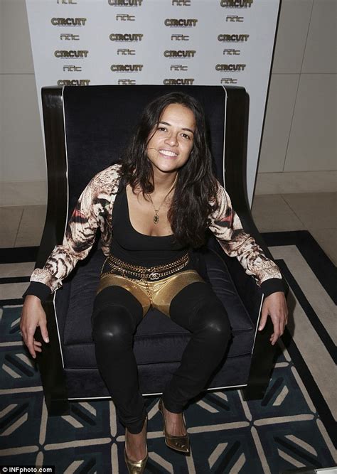 michelle rodriguez suffers fashion fail after australian grand prix daily mail online